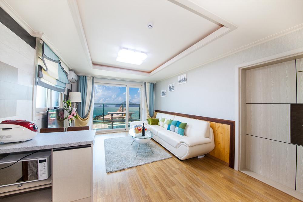 Geoje Haebaram Pension Екстериор снимка