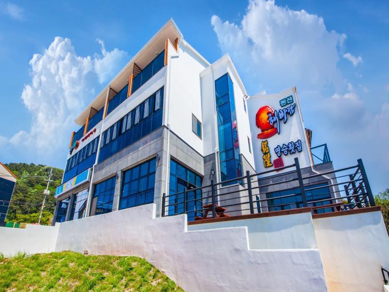 Geoje Haebaram Pension Екстериор снимка